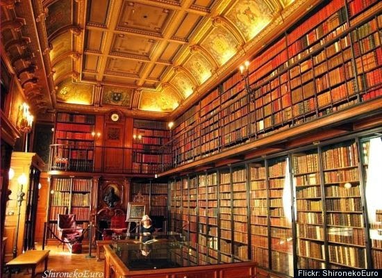 [chateau-de-chantilly-library.jpg]