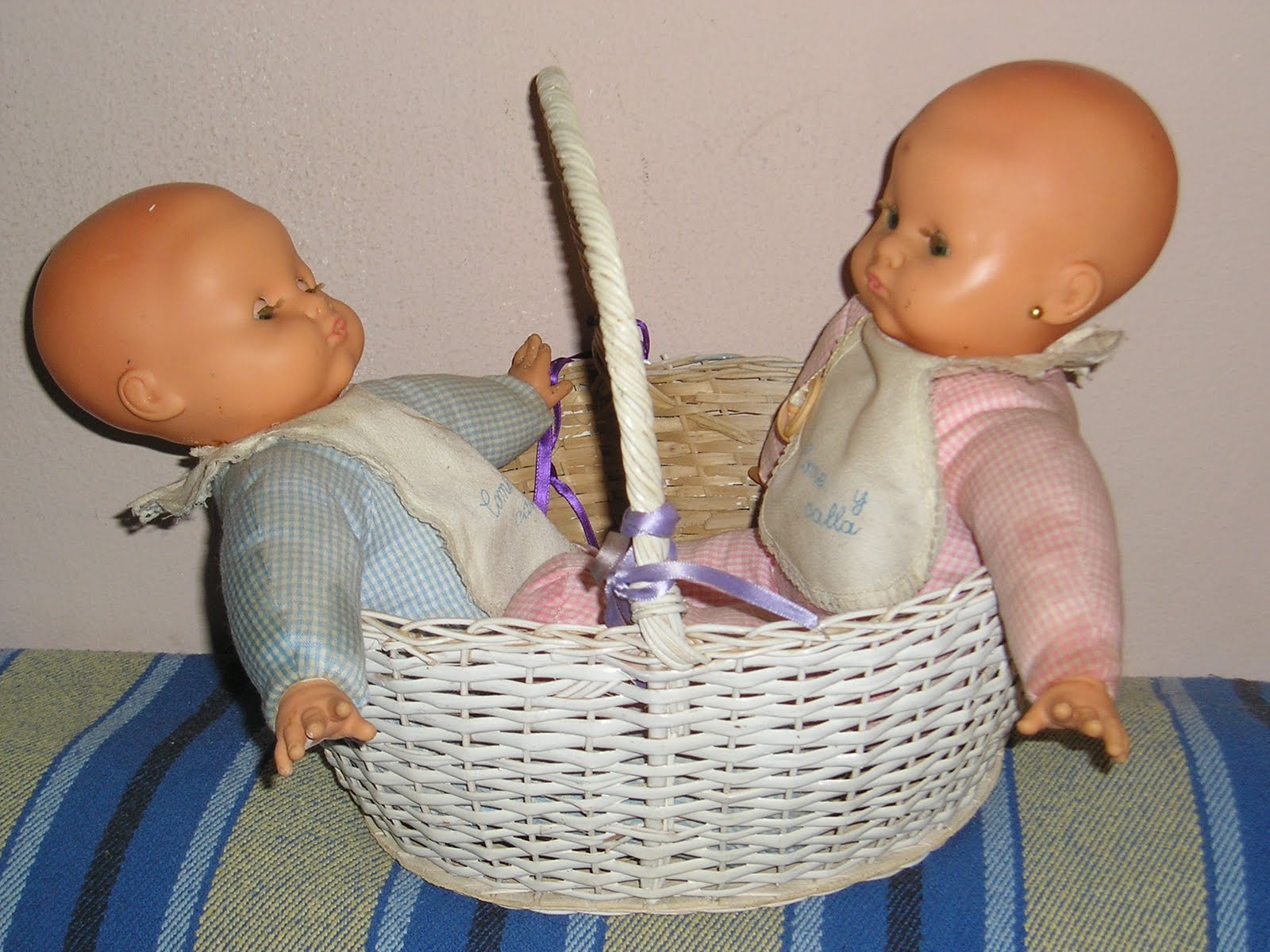 bebes gemelos juguetes