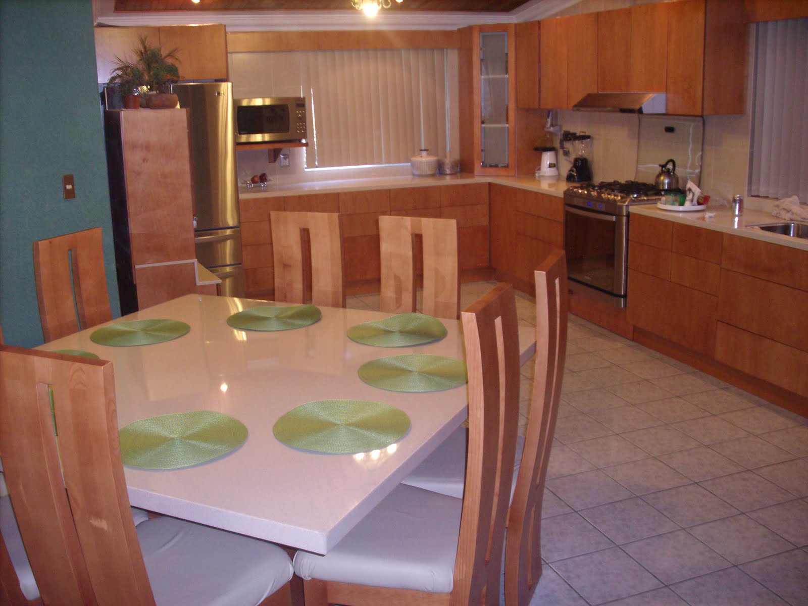 heynez cocinas modernas: Diseño y cocina terminada enchapado en madera