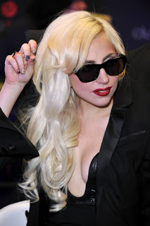 Lady GaGa Hairstyles and Makeup Looks