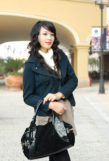 Trendy Wavy Long Asian Girls Hairstyle 