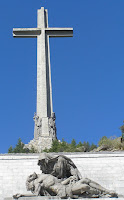 Fachada y cruz del Valle de los Caídos