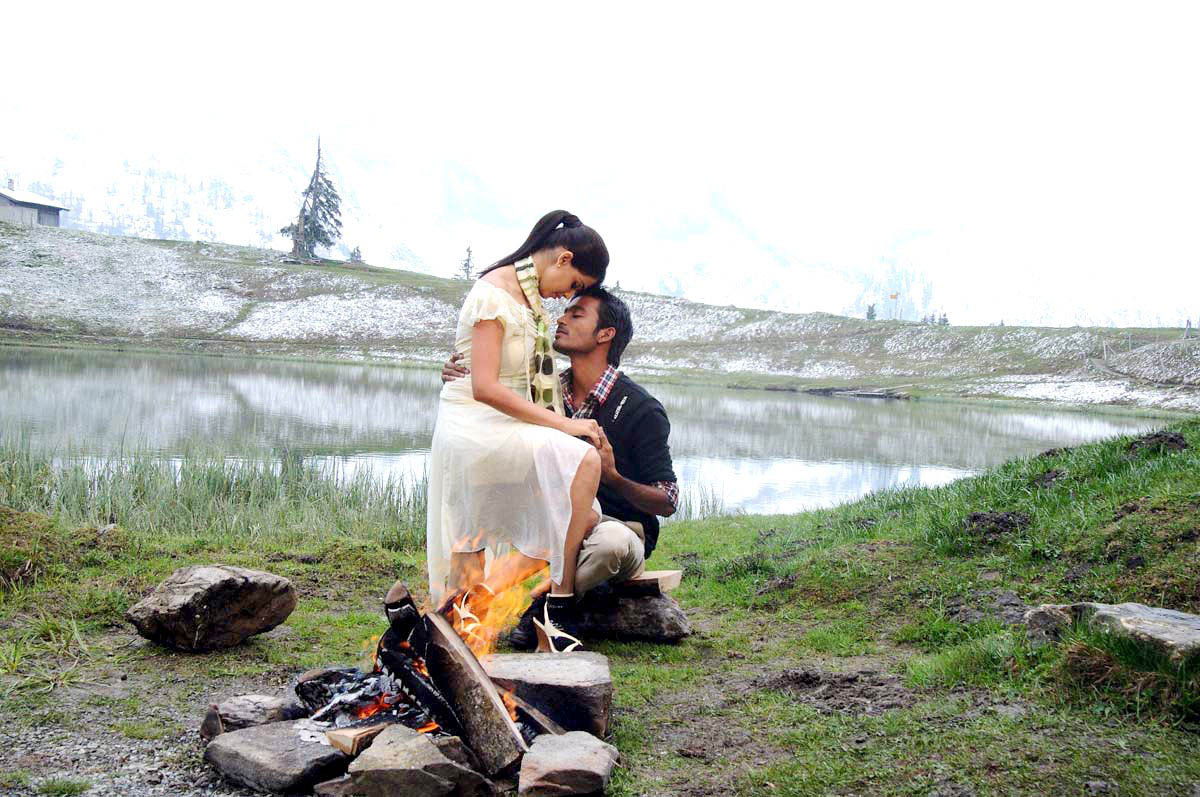 http://3.bp.blogspot.com/_9AWevGaDpQA/TLArnflDDxI/AAAAAAAACRA/GgzauiOChY4/s1600/tamil+movie+Uthamaputhiran+HQ+pics-7.jpg