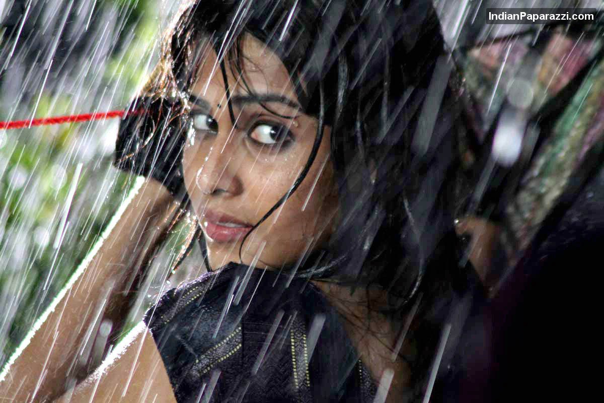 http://3.bp.blogspot.com/_9AWevGaDpQA/TLAtjpH2eHI/AAAAAAAACSY/WnrxP9kLGwc/s1600/tamil+movie+Uthamaputhiran+HQ+pics-18.jpg