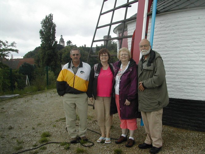 [Tourists+at+Windmill.JPG]