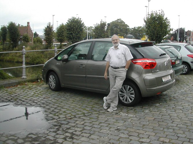 [Jos+and+Citroen.JPG]