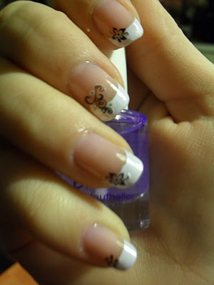 Julieh's Beautyblog ♥: mein erstes Mal french nails :)