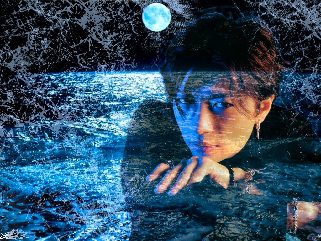 [wall_gackt_014123.jpg]
