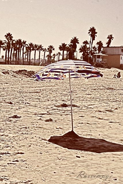 Vintage+beach+umbrella.jpg (image)