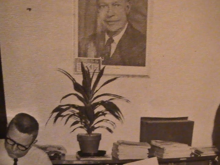 "I MISS IKE" and PORTRAIT at Secret Service headquarters in 1962---!!!!!