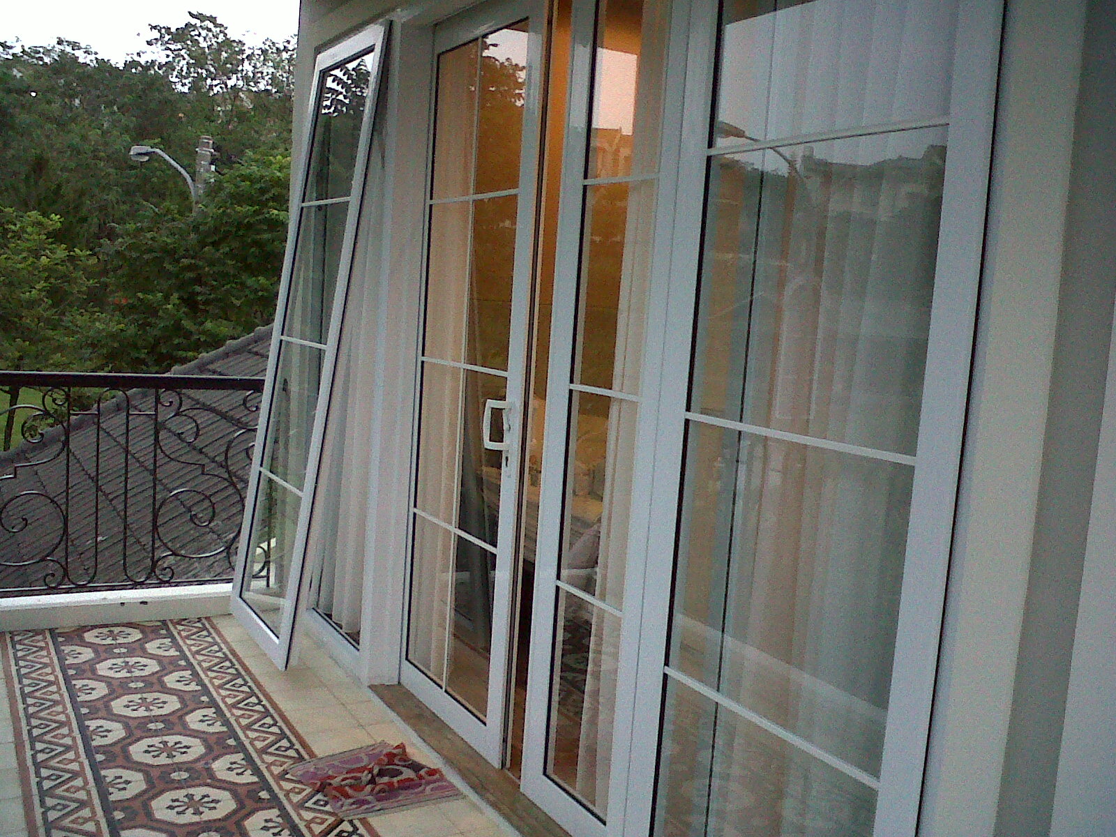 Bahan UPVC: Rahasia Jendela & Pintu Rumah Idaman Anda!