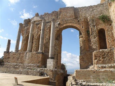 travelling etna extraordinary resting amphitheater offering hillside attraction greek major mount views