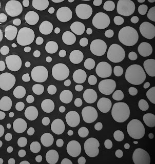 Clay slip 'artificial bone' pattern