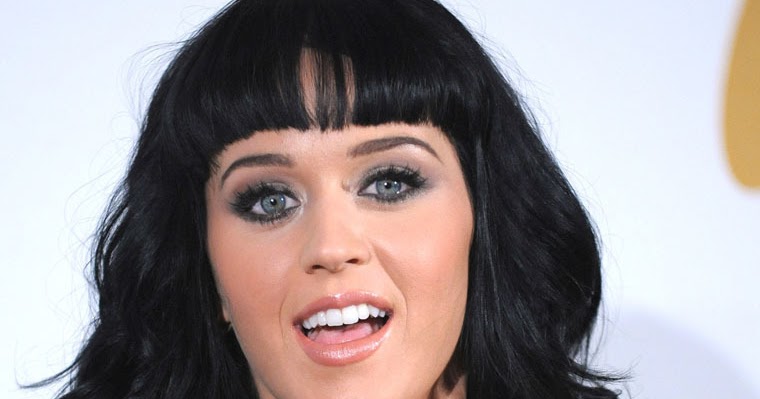 Celebs, Hot Celebrities, Celebrity Pictures: Katy Perry Cleavage