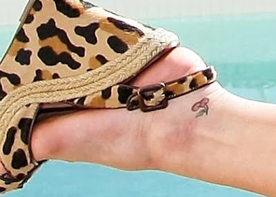 ashlee simpson foot tattoo