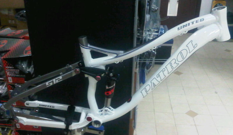 LAPAK KEAKEA: FRAME PATROL 512 NEW 2011