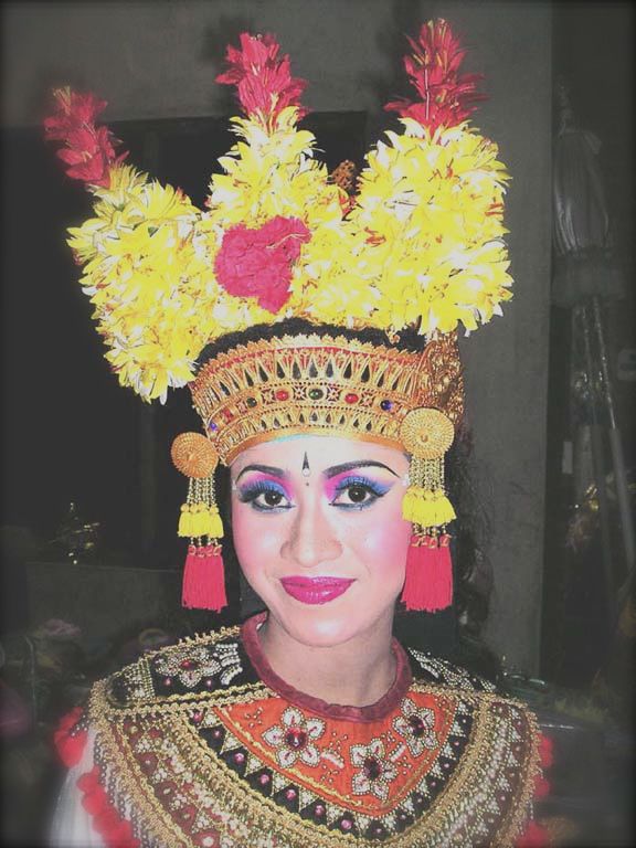 [kadek+windiawati1.jpg]