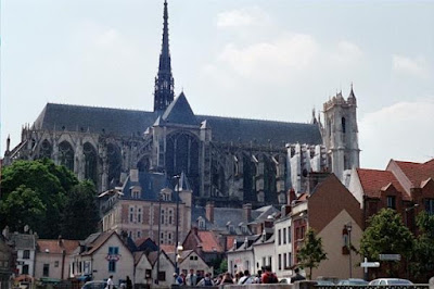 Amiens+cathedral.1.jpg