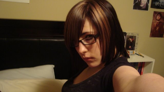 The image “http://3.bp.blogspot.com/_9Zf_P9g6cuo/SYZm6KIahyI/AAAAAAAAC7M/VBtGHFghIYk/s800/emo+hair+dye_2.jpg” cannot be displayed, because it contains errors.