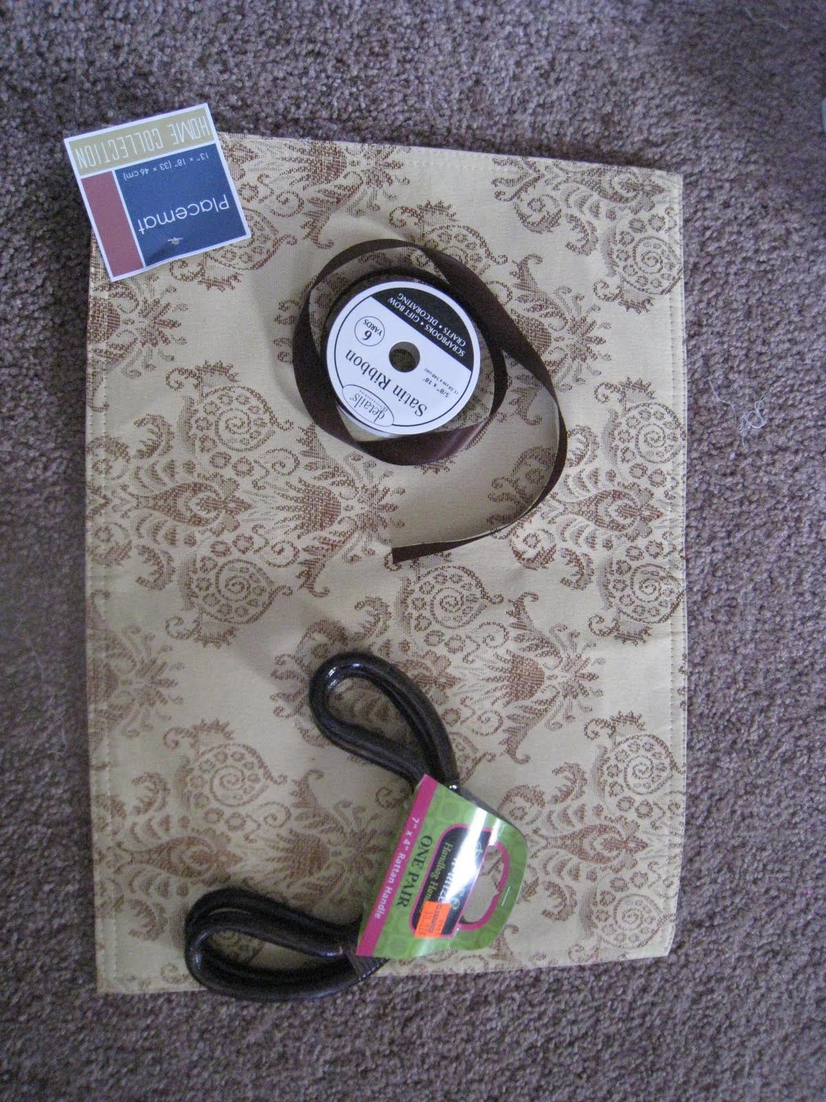 Found in the "Ali" Placemat purse