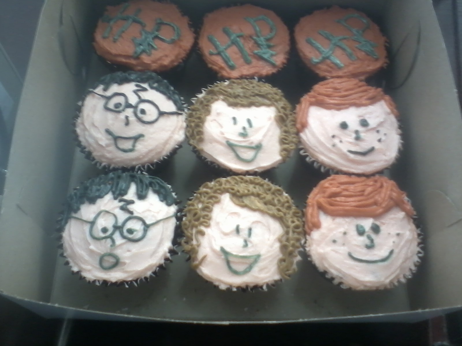 Hello Dollies! Bakery Harry Potter Cupcakes