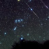 Astrônomos registram chuva de meteoros leonídeos.