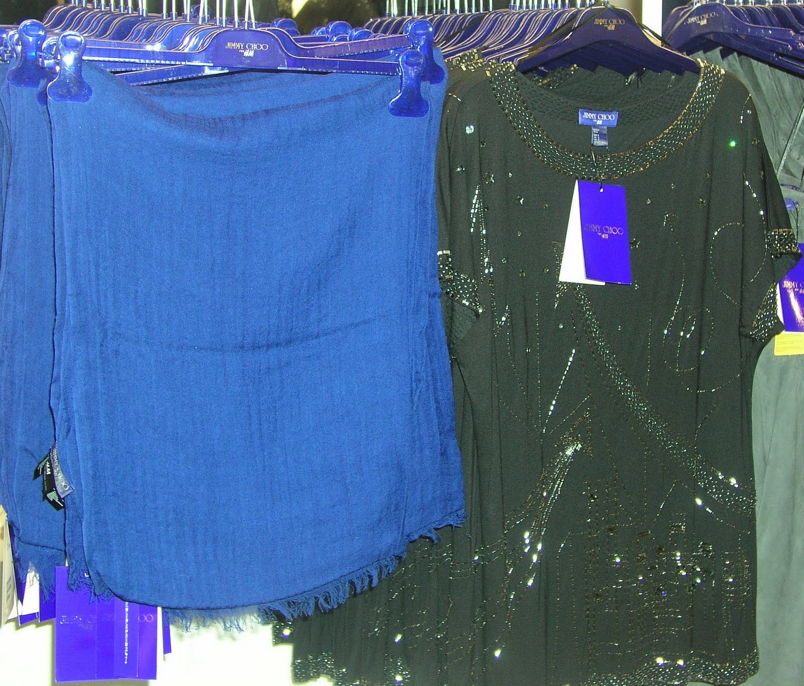 [sequin+tunice+and+blue+scarf.JPG]