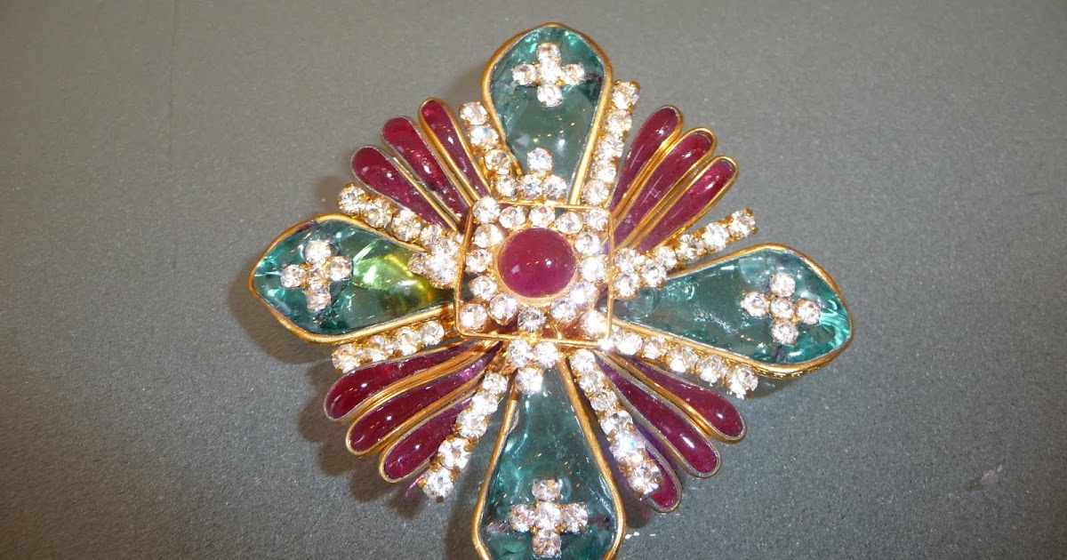 DECADES INC. BROOCH OR BROACH