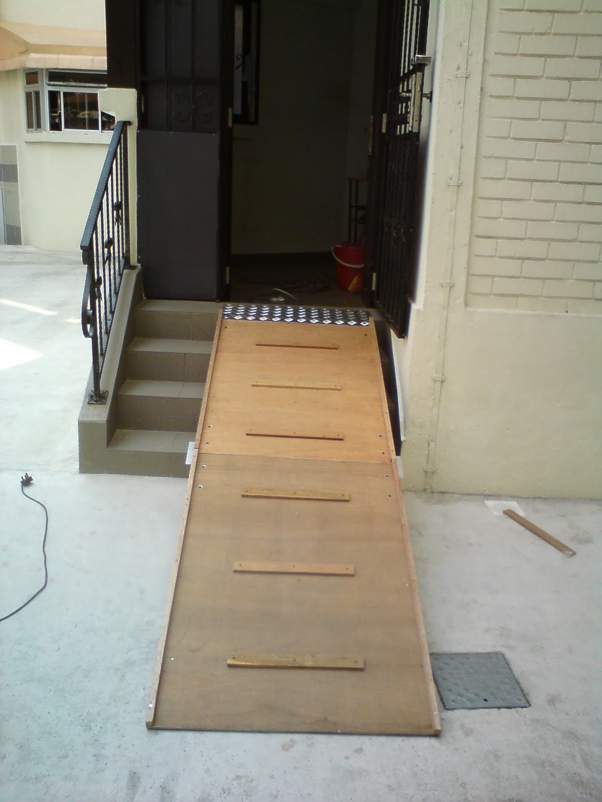 WHEELCHAIR RAMPS AND WHEELCHAIR PLATFORM LIFTER Delcon Technology (S