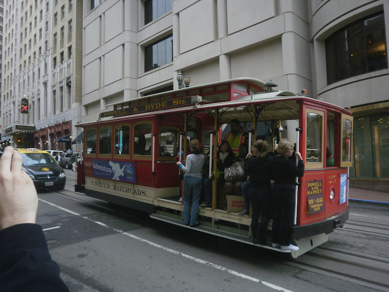 Floriane dans un cable car - San Francisco