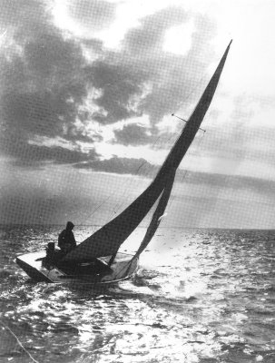 [CONELLY_SAILING.JPG]