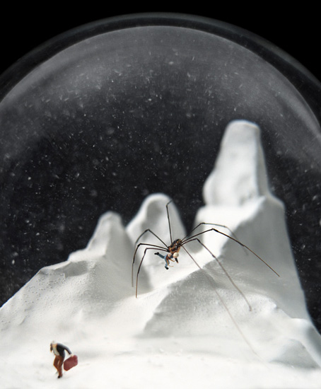 [Traveler156atNight200.jpg]