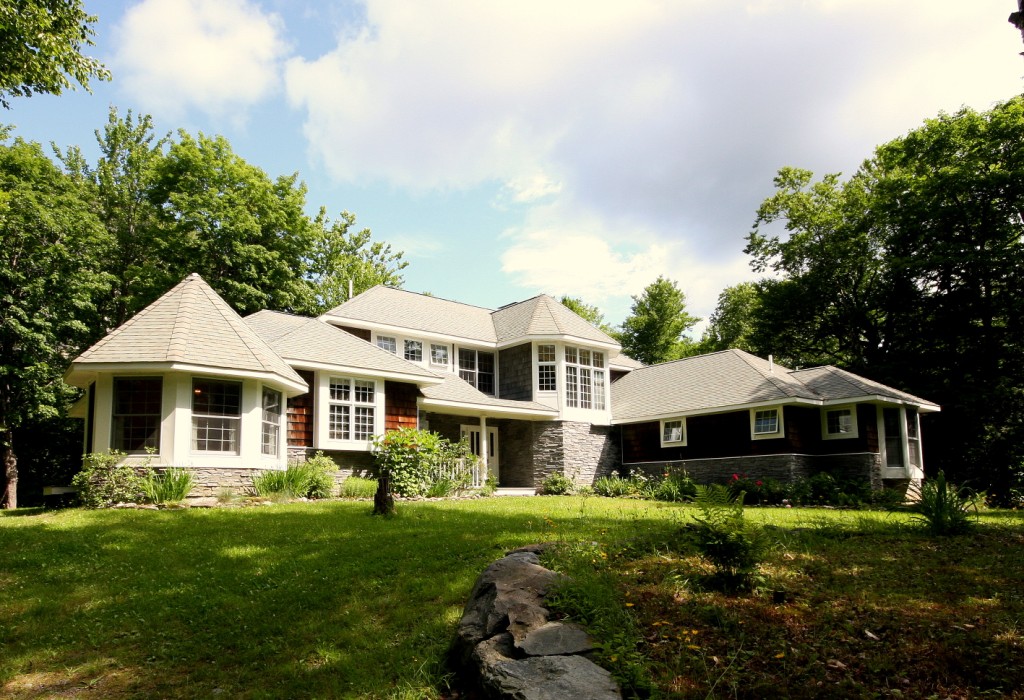 [Exterior+front+of+home.JPG]