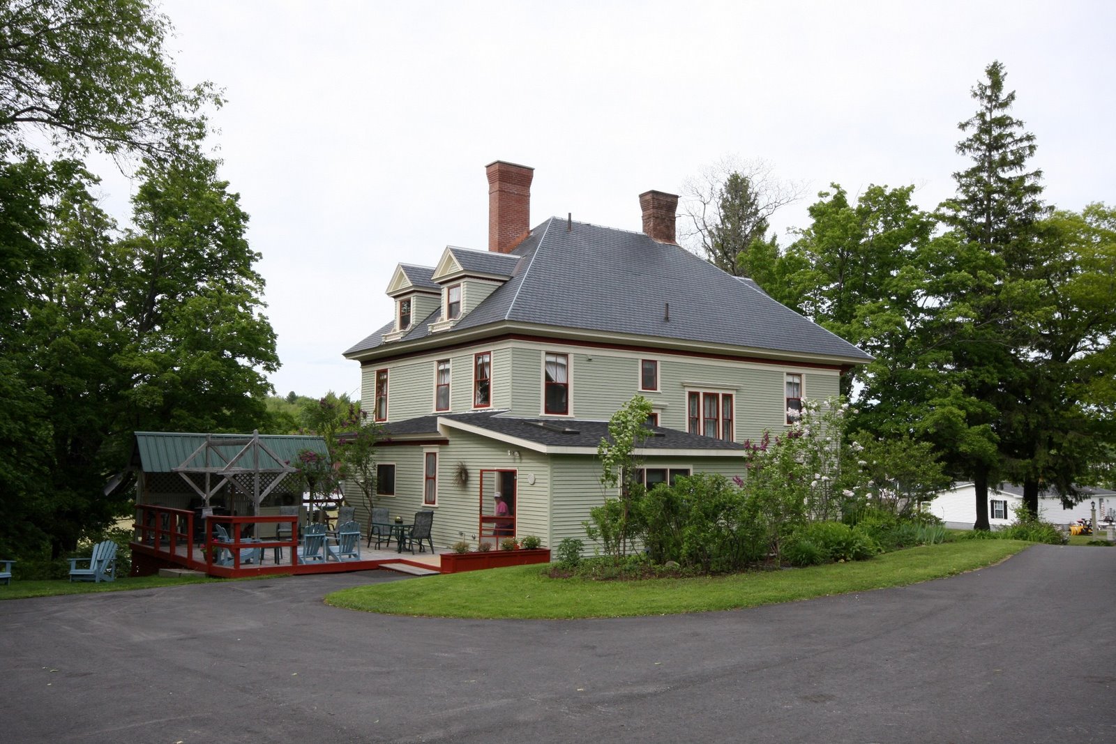 [Exterior-back.JPG]