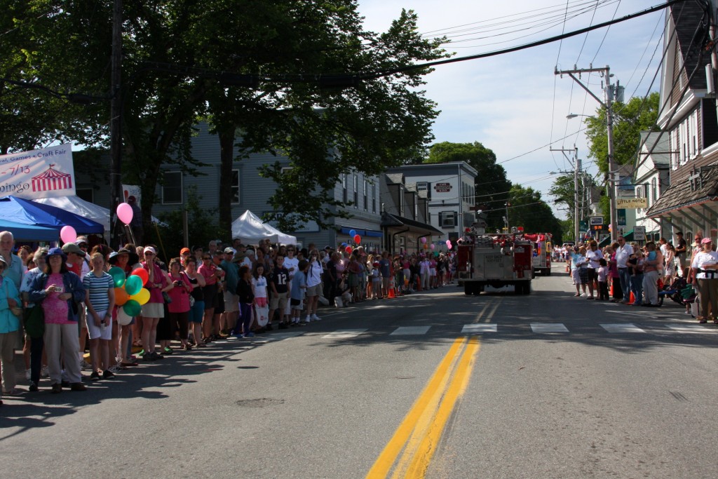 [flamingo+festival+parade.JPG]