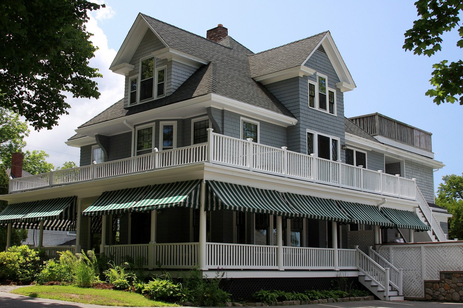 [Exterior+Lindenwood3.JPG]