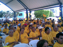 PLAZA ROJA SE PINTA DE AMARILLO