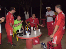 RAPAZIADA DO SÃO LUIZ B DISCUTINDO A PARTIDA.