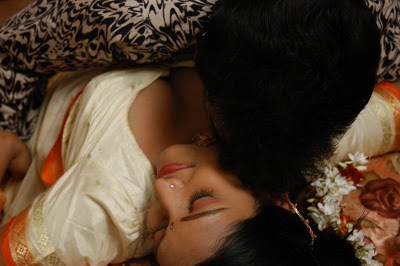 [122+hot+sexy+mallu+auntiy.jpg]