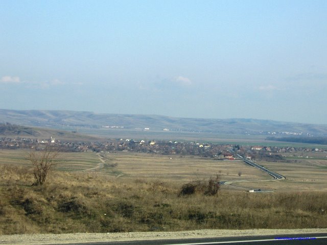Vedere a comunei Rogova din dealul Starmina