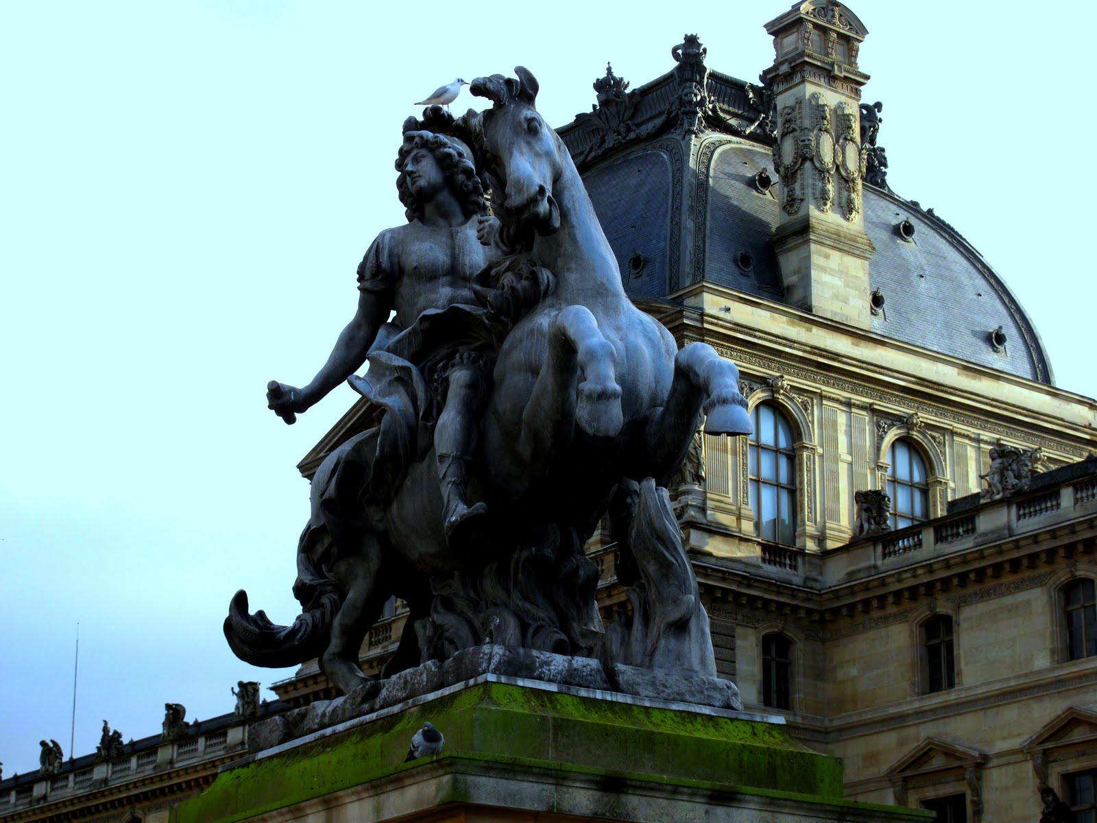 [Louvre6.jpg]