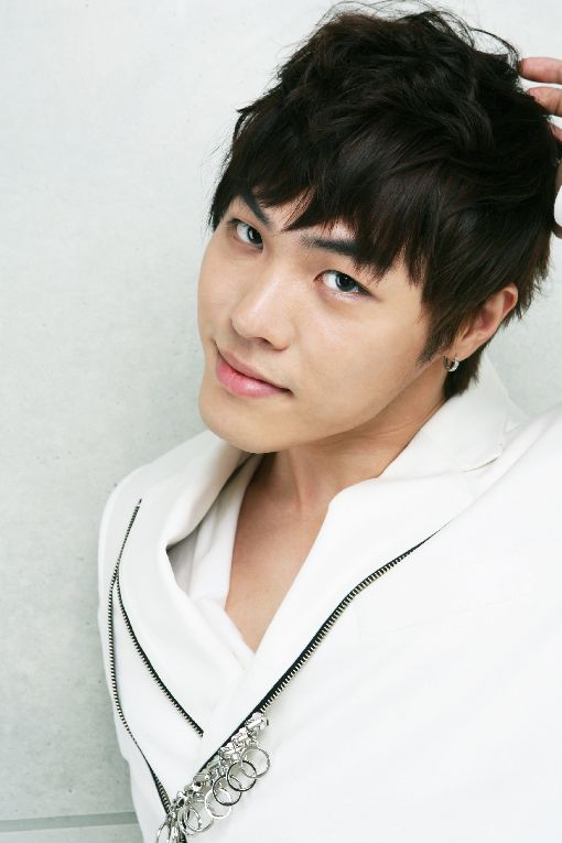 http://3.bp.blogspot.com/_A0j0RfUwVZY/Sw1l_FA3rgI/AAAAAAAAAr0/gX4Cg_ys1uA/s1600/wheesung_hannah_20091007.jpg