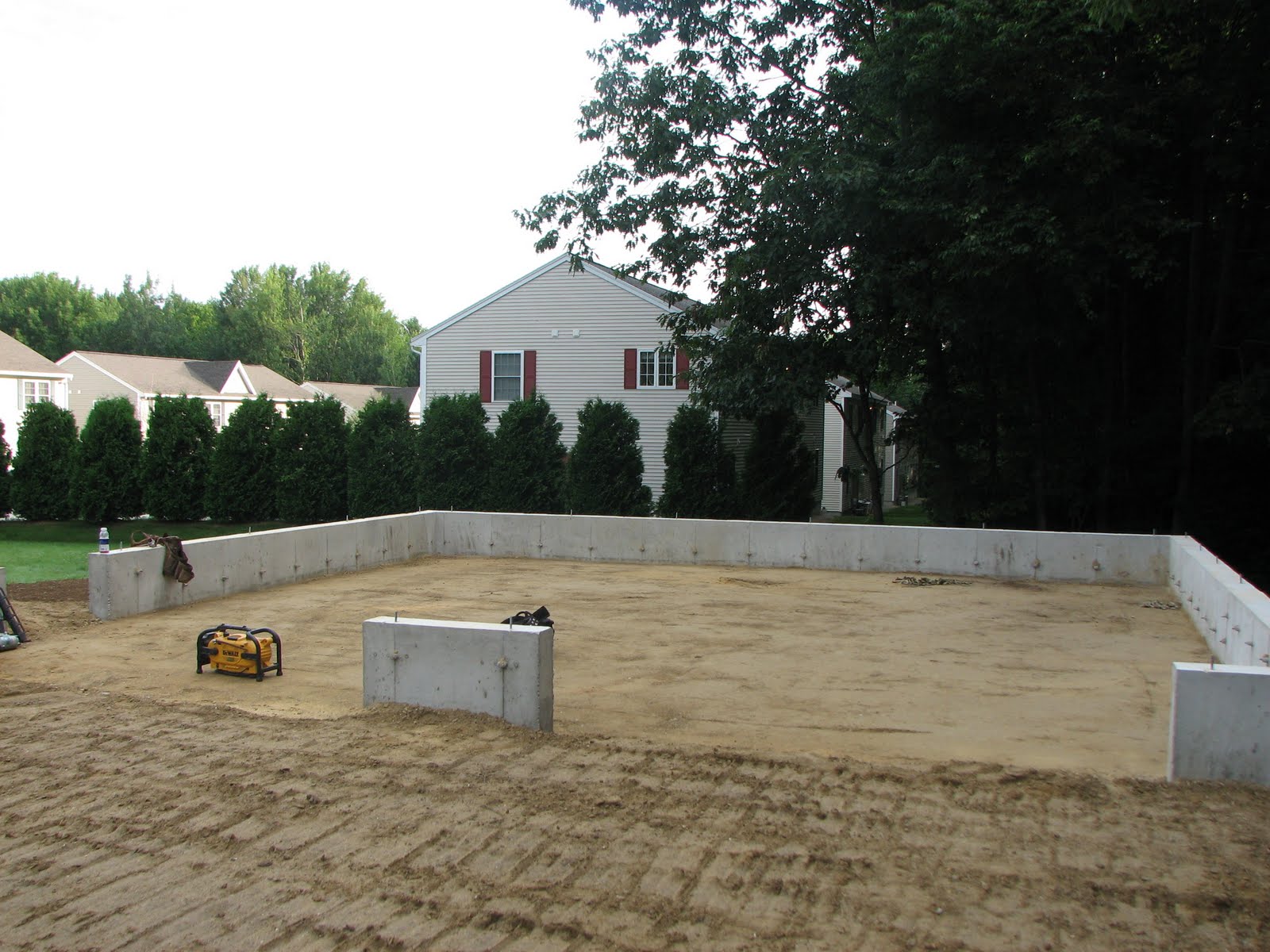 [Davis+Garage+003.jpg]