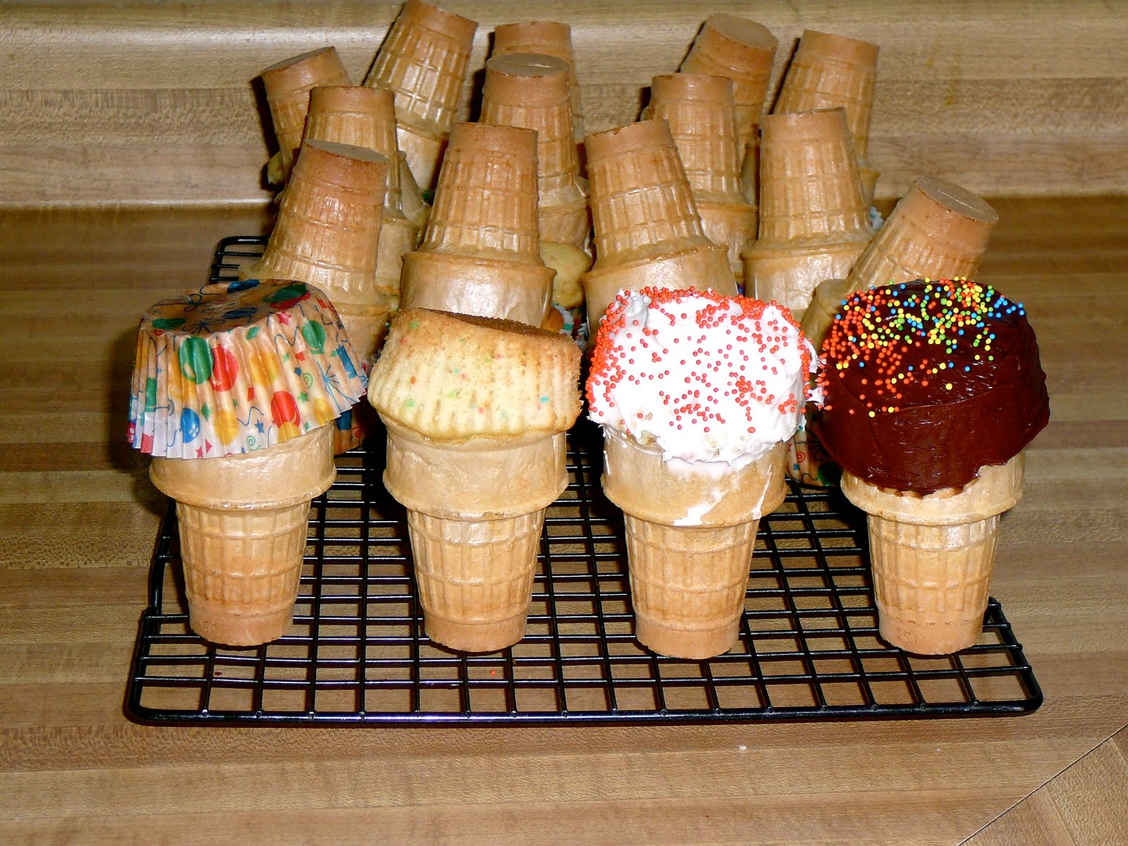 Pretty Dubs Ice Cream Cone Cakes