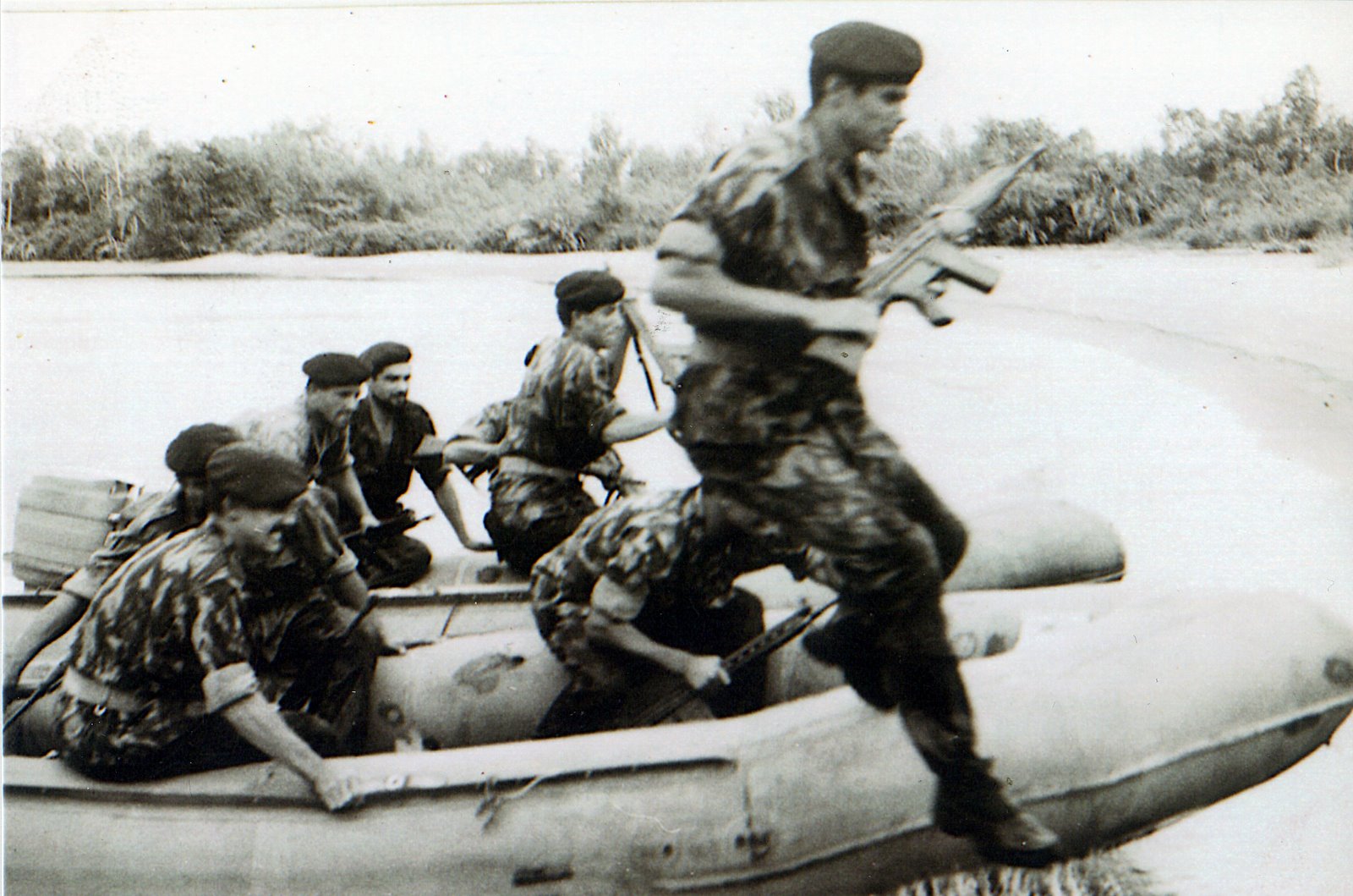 [PB61.JPG]