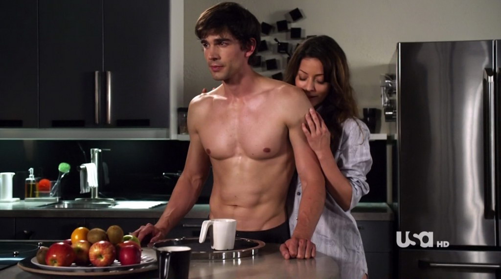 Christopher Gorham is shirtless on the episode "Fool in the Rain"...