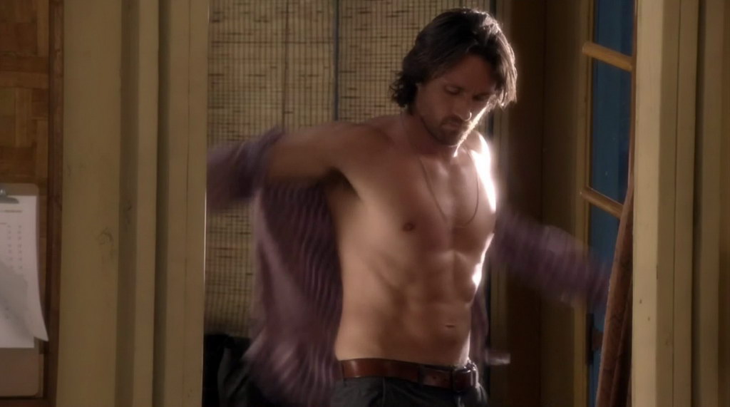 Martin Henderson is shirtless on the episode "Saved by The Great White...
