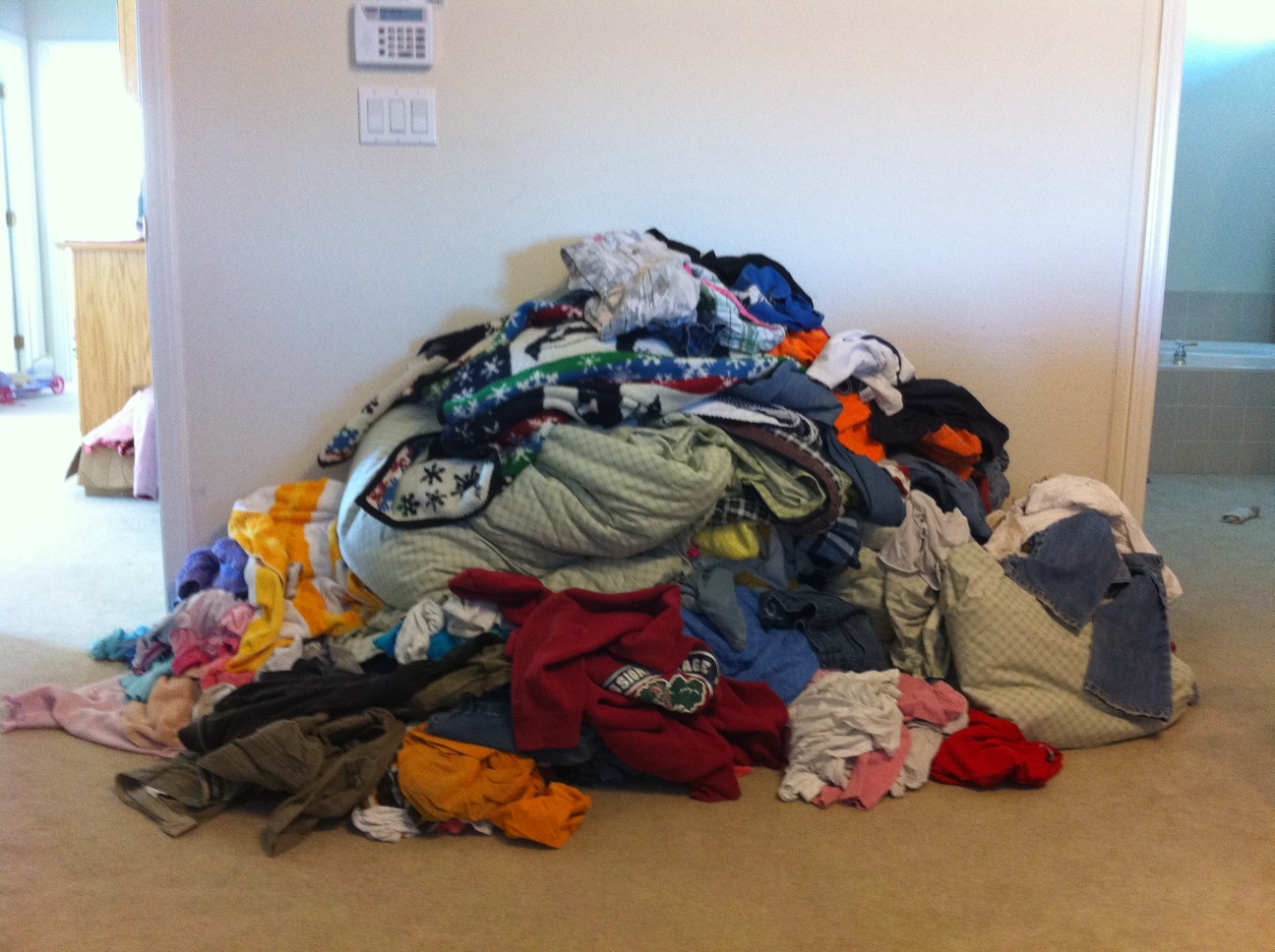 Lovin' Life Oh, mountain of laundry