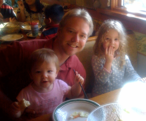 [Dan-and-the-girls.gif]