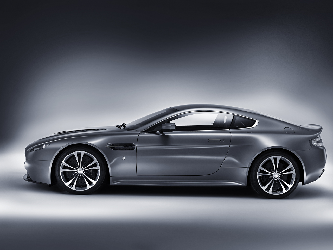 aston martin vantage